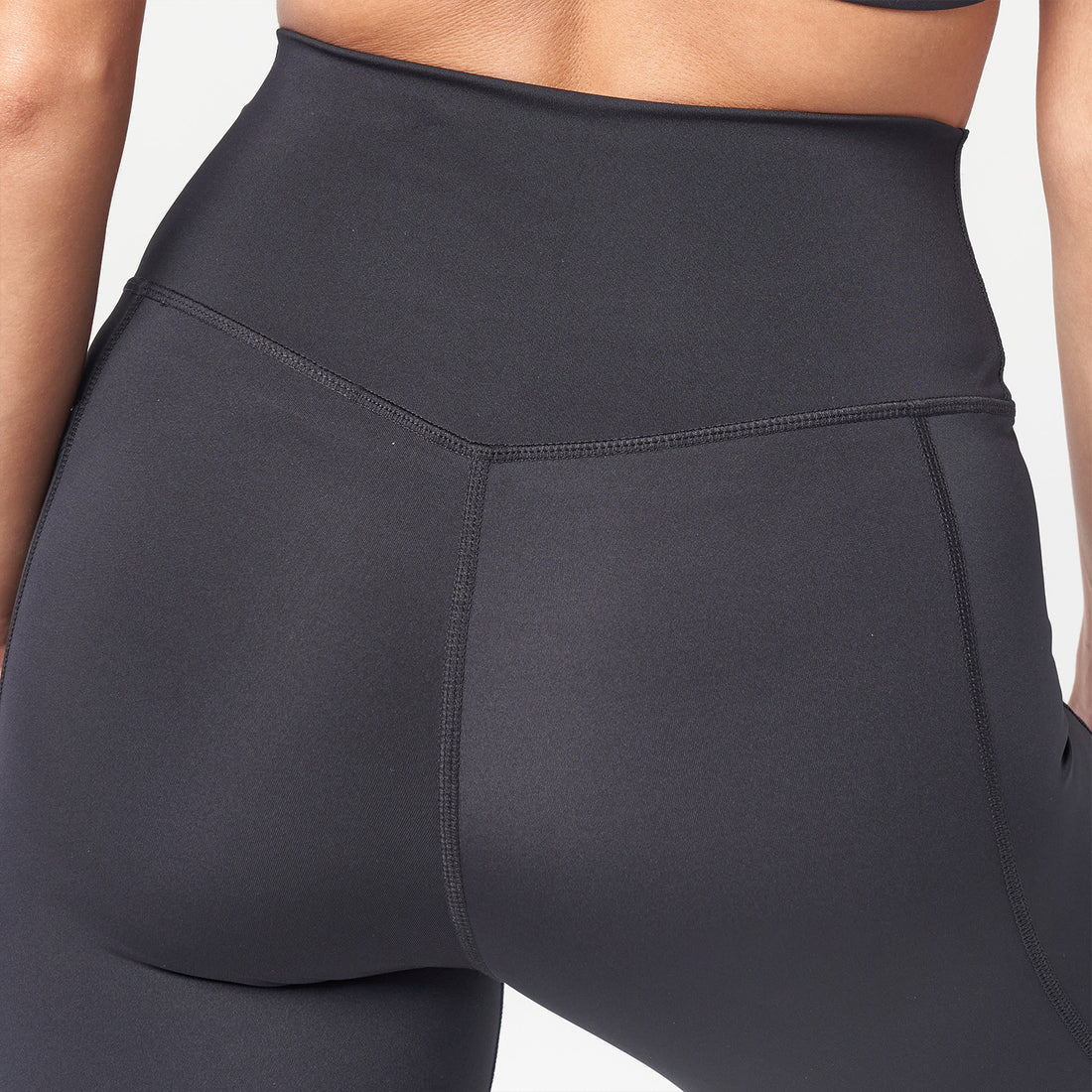 ESSENTIAL CROPPED LEGGINGS - BLACK